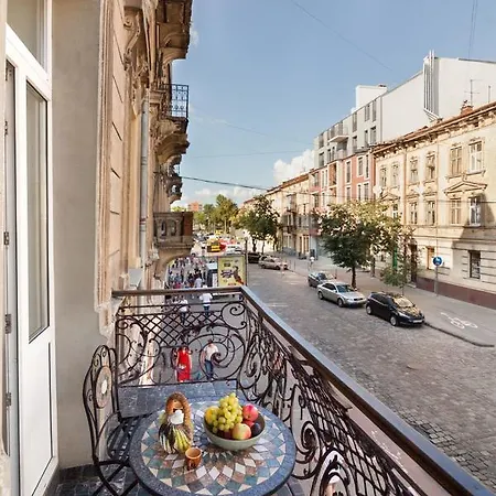 Vip Apartment In ♥ Of Lviv Exterior photo